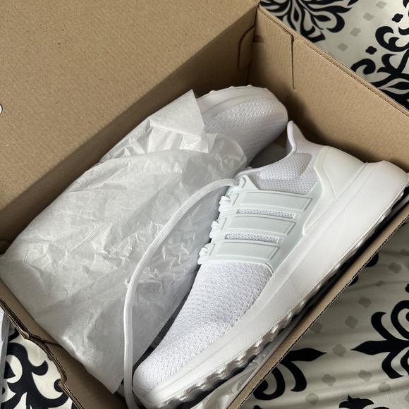 UBOUNCE DNA Adidas Running Shoes - Picture 2 of 4